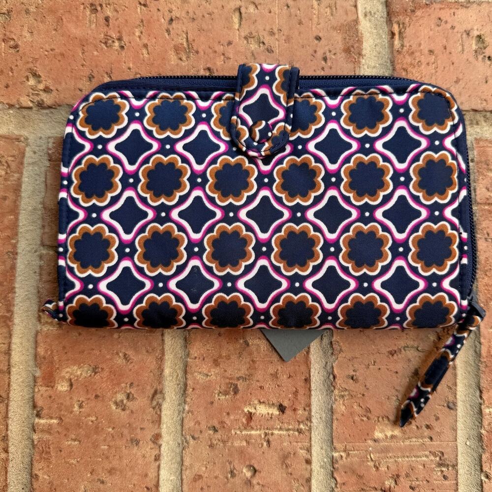 Vera Bradley Large Tab Wallet Lattice Florets NWT